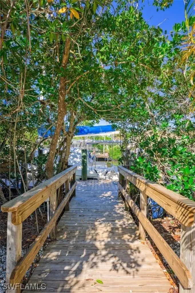 1490 Jewel Box Avenue Naples FL 34102