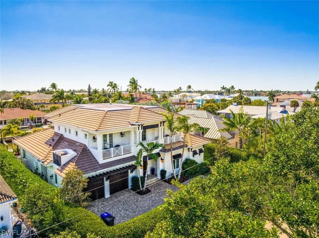 1490 Jewel Box Avenue Naples FL 34102
