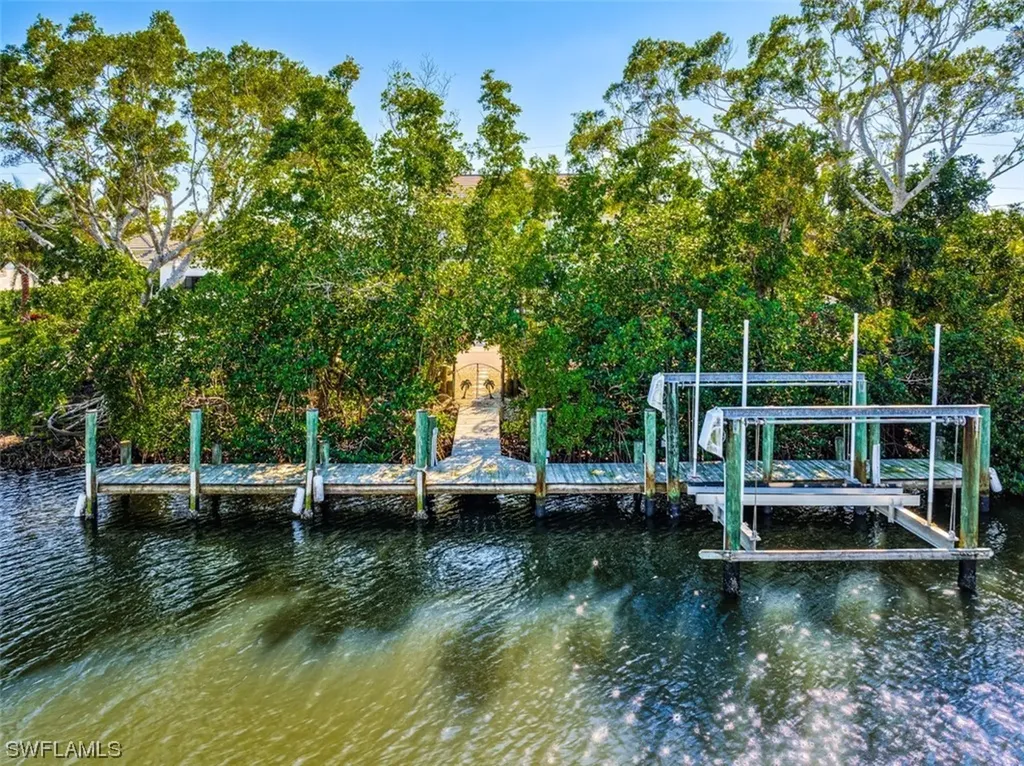 1490 Jewel Box Avenue Naples FL 34102