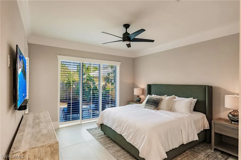 10882 Vanderbilt Drive Naples FL 34108