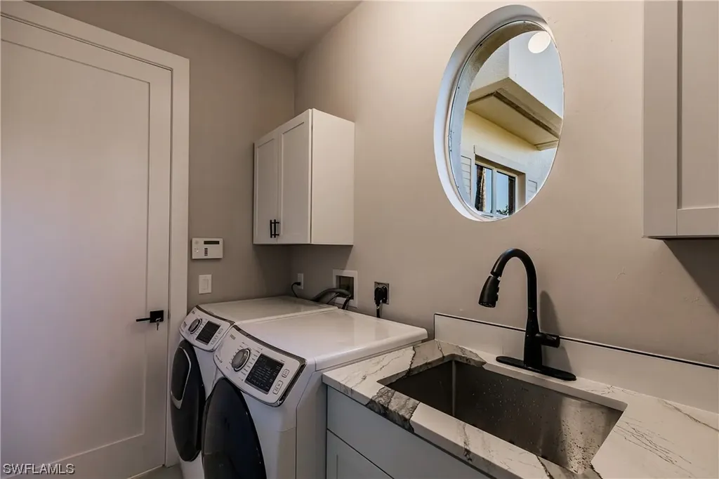 10882 Vanderbilt Drive Naples FL 34108