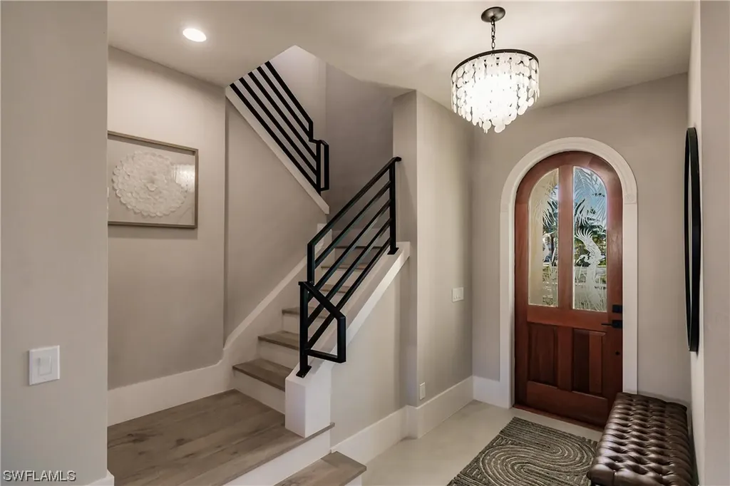 10882 Vanderbilt Drive Naples FL 34108