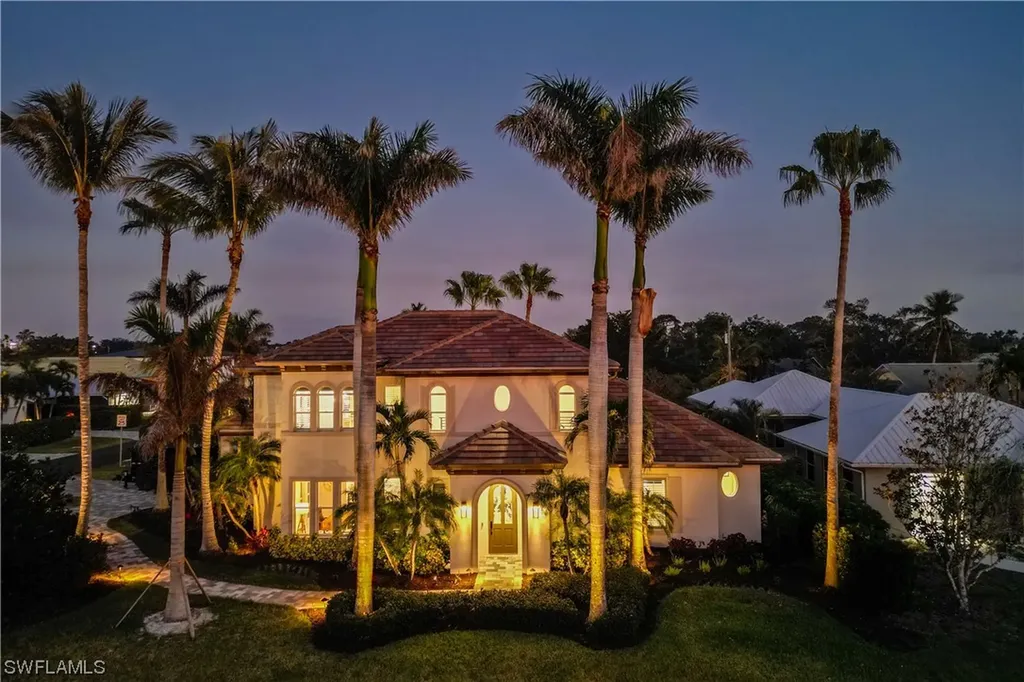 10882 Vanderbilt Drive Naples FL 34108