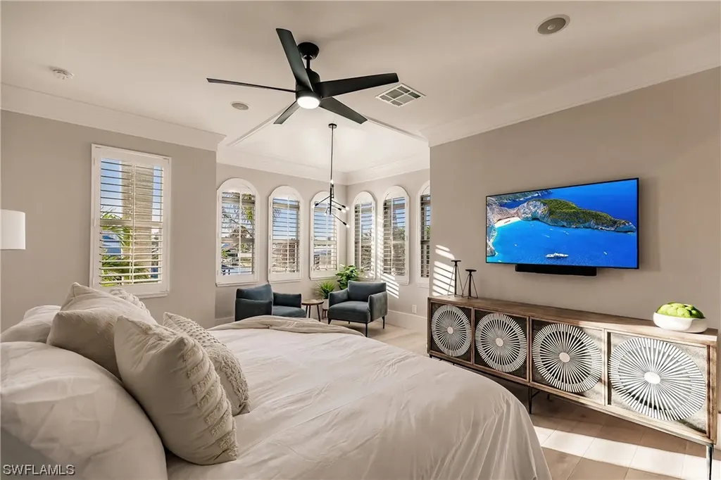 10882 Vanderbilt Drive Naples FL 34108