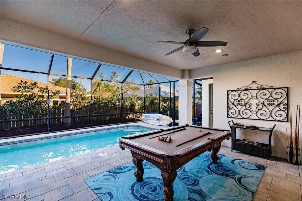 10882 Vanderbilt Drive Naples FL 34108
