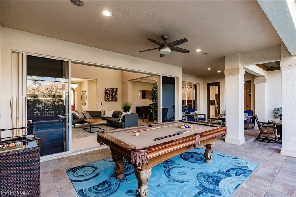 10882 Vanderbilt Drive Naples FL 34108