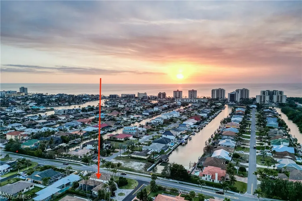 10882 Vanderbilt Drive Naples FL 34108