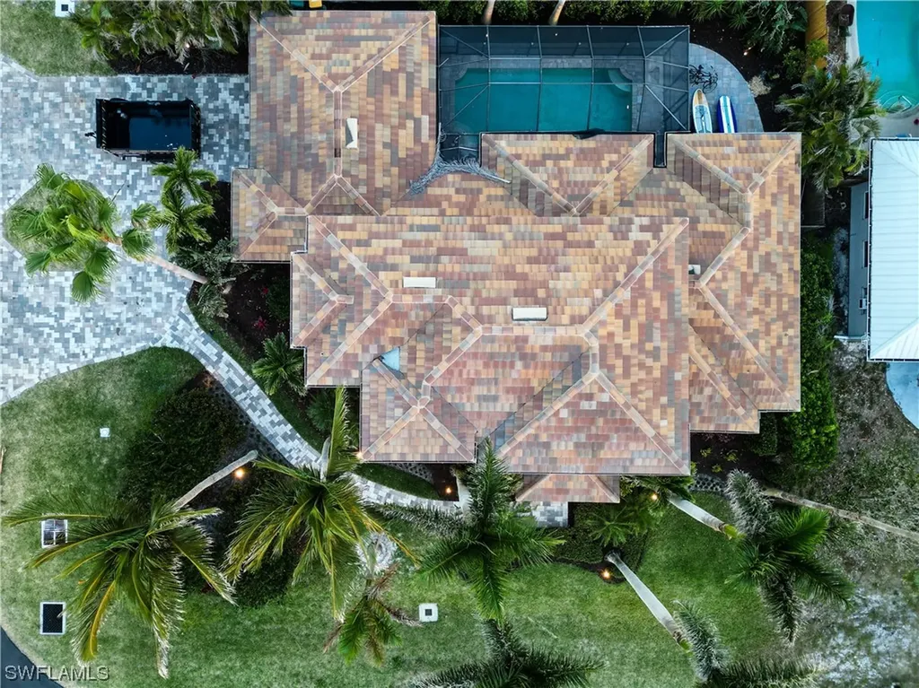 10882 Vanderbilt Drive Naples FL 34108