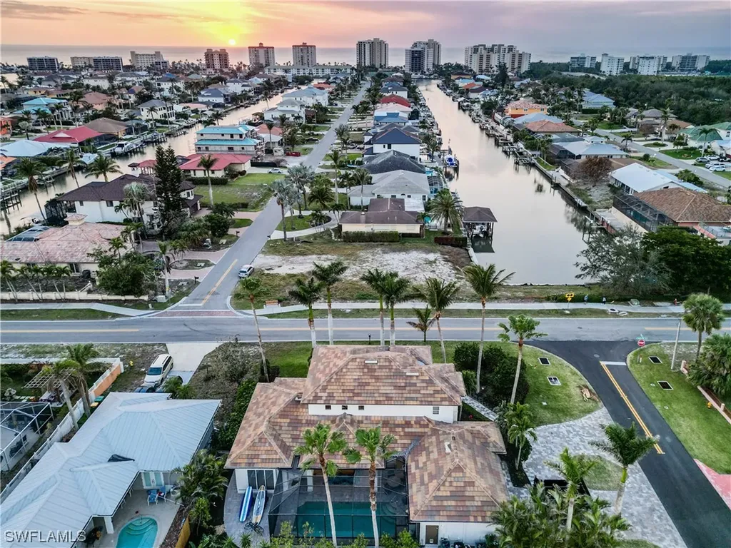 10882 Vanderbilt Drive Naples FL 34108