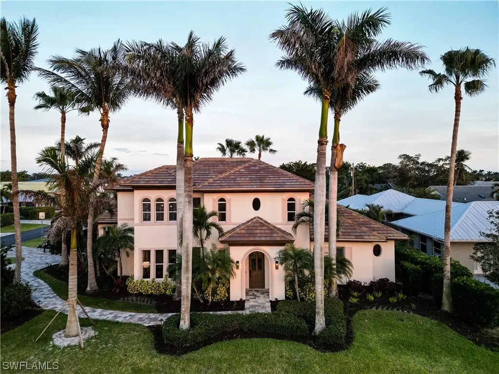 10882 Vanderbilt Drive Naples FL 34108