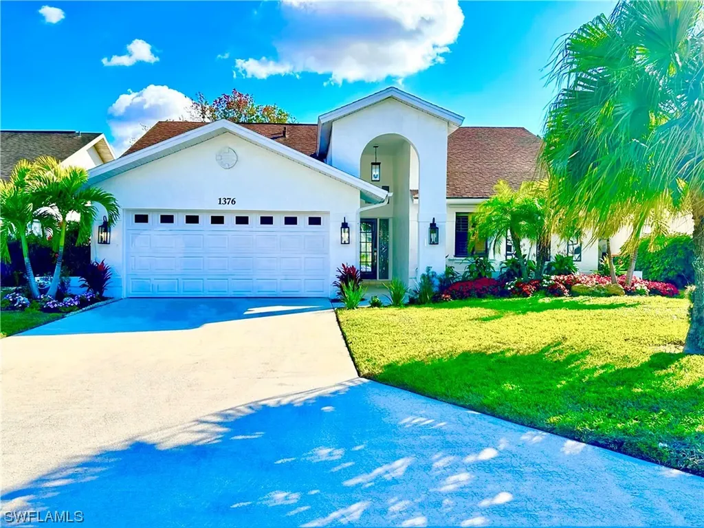 1376 Monarch Circle Naples FL 34116