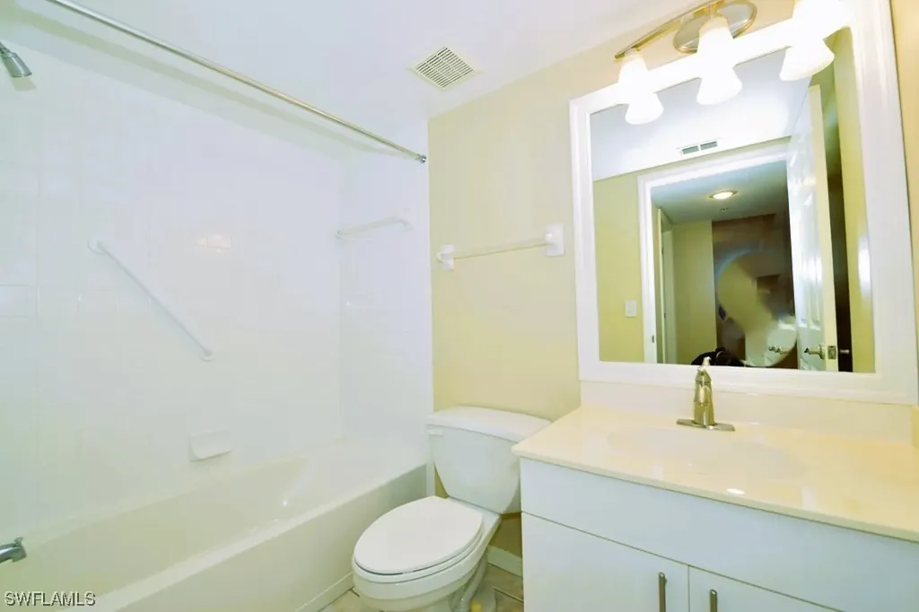 9640 Victoria Lane Naples FL 34109
