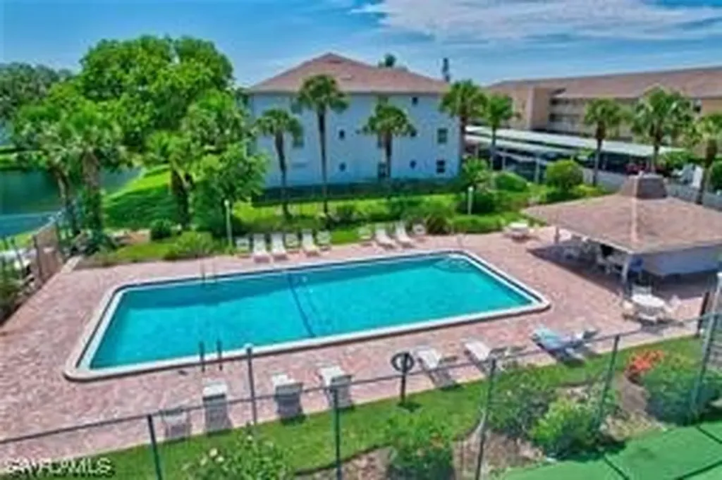 9640 Victoria Lane Naples FL 34109
