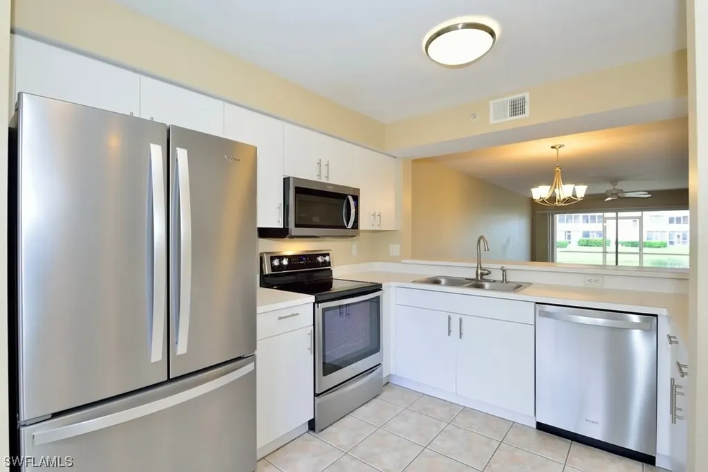 9640 Victoria Lane Naples FL 34109