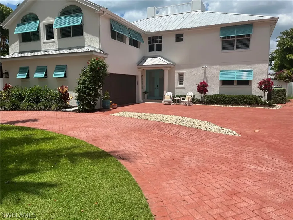 Naples FL, 1243 12TH Avenue N