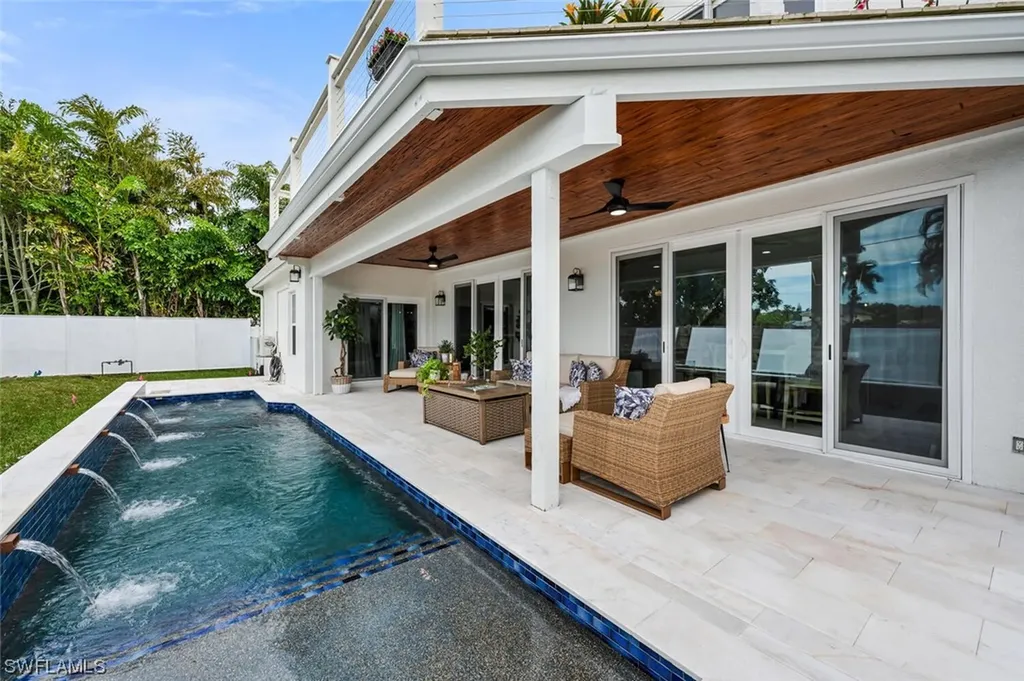 1243 12th Avenue N Naples FL 34102