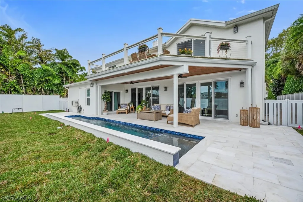 1243 12th Avenue N Naples FL 34102