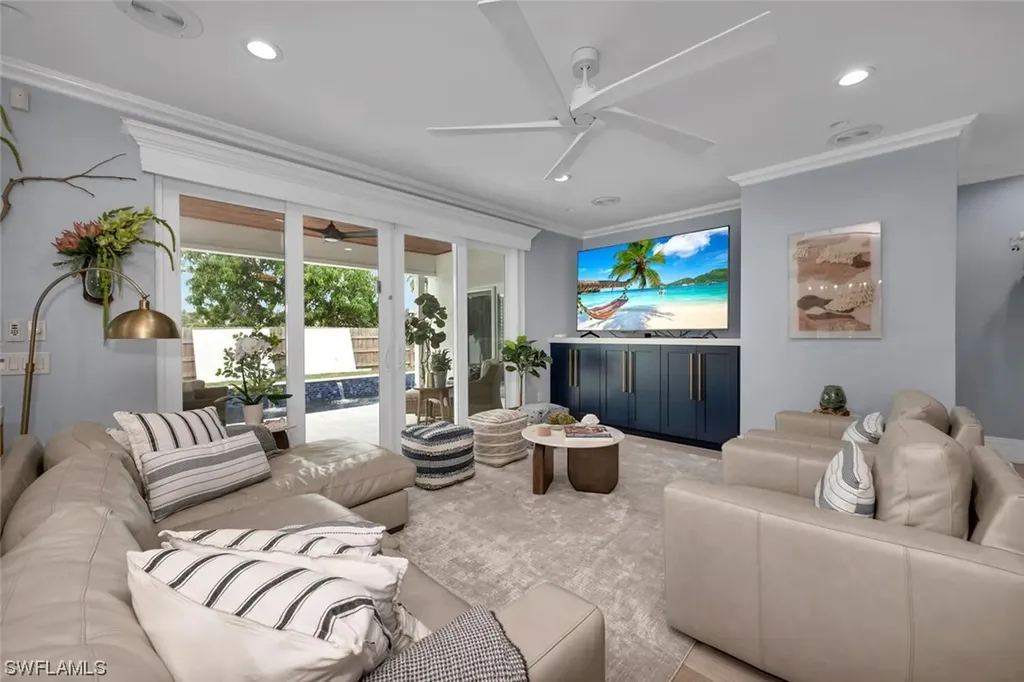 1243 12th Avenue N Naples FL 34102