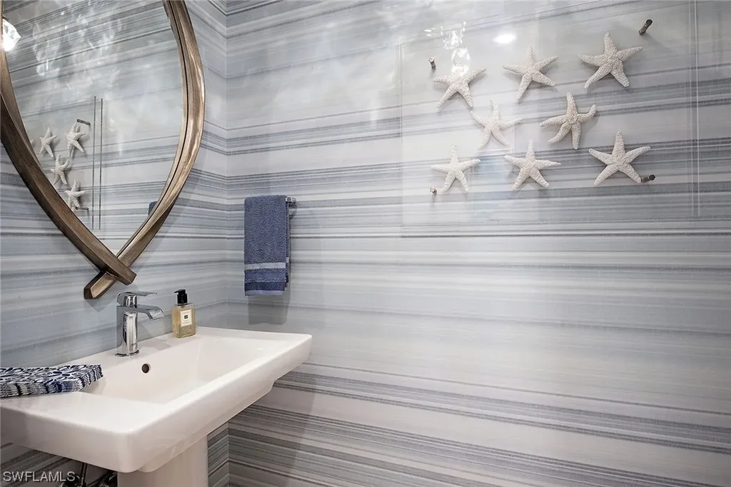 1115 Central Avenue Naples FL 34102
