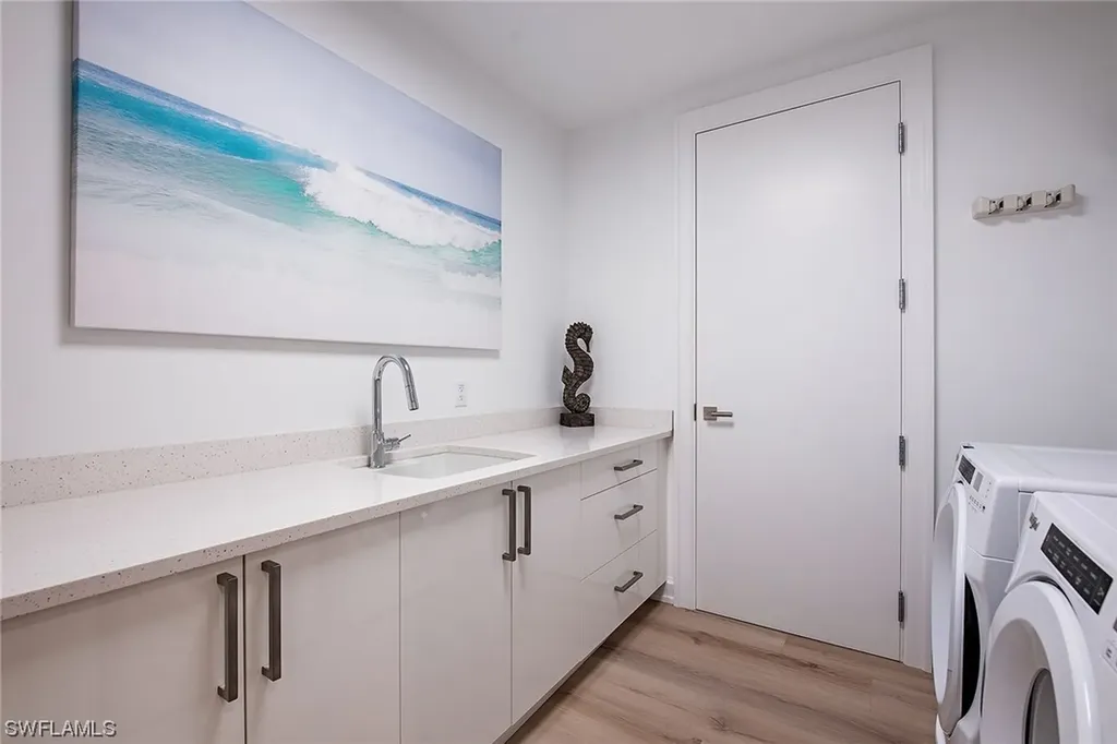 1115 Central Avenue Naples FL 34102