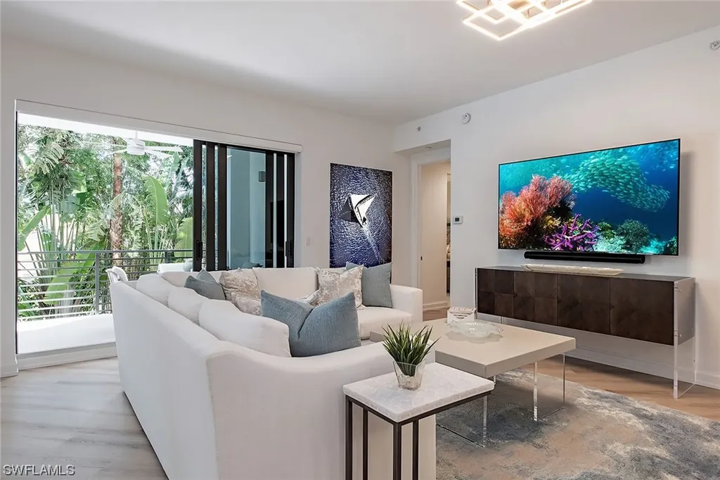 1115 Central Avenue Naples FL 34102
