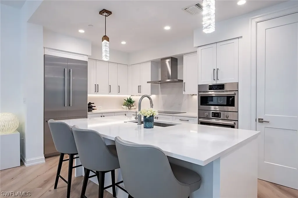 1115 Central Avenue Naples FL 34102