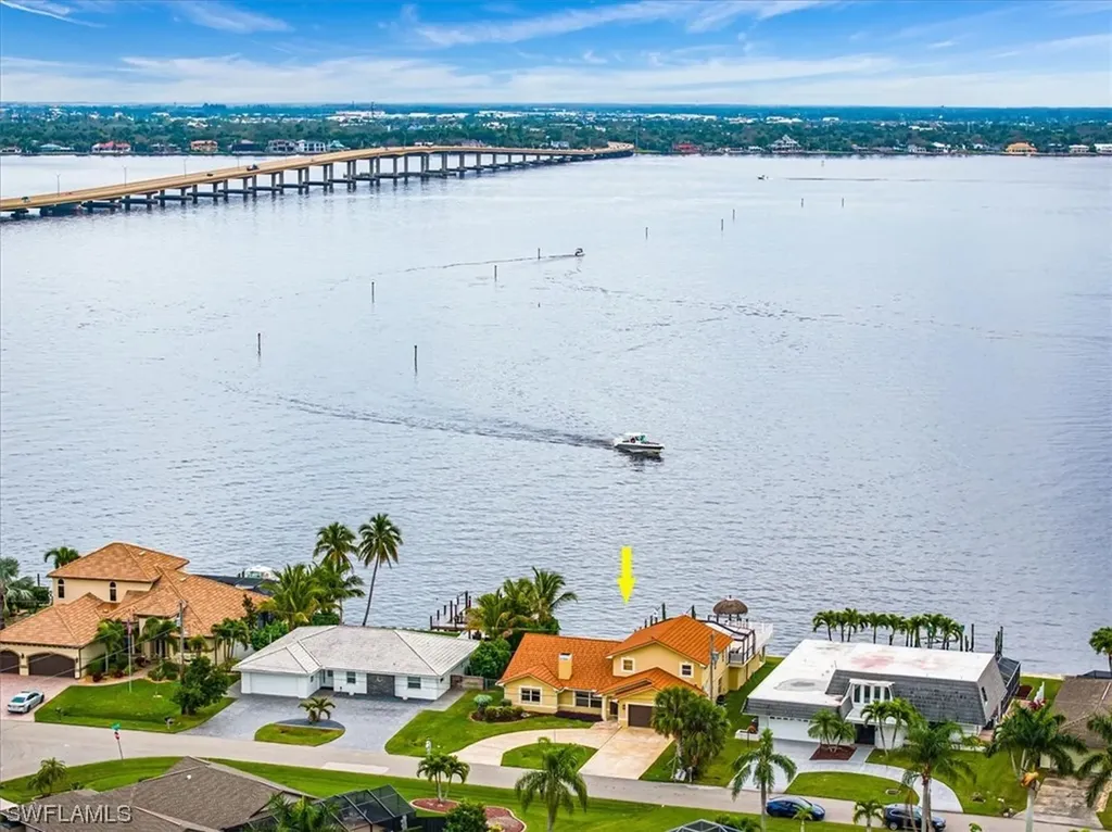 2526 SE 28th Street Cape Coral FL 33904