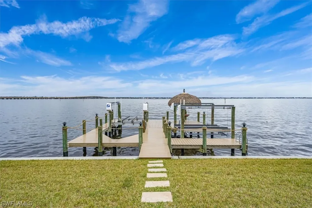 2526 SE 28th Street Cape Coral FL 33904