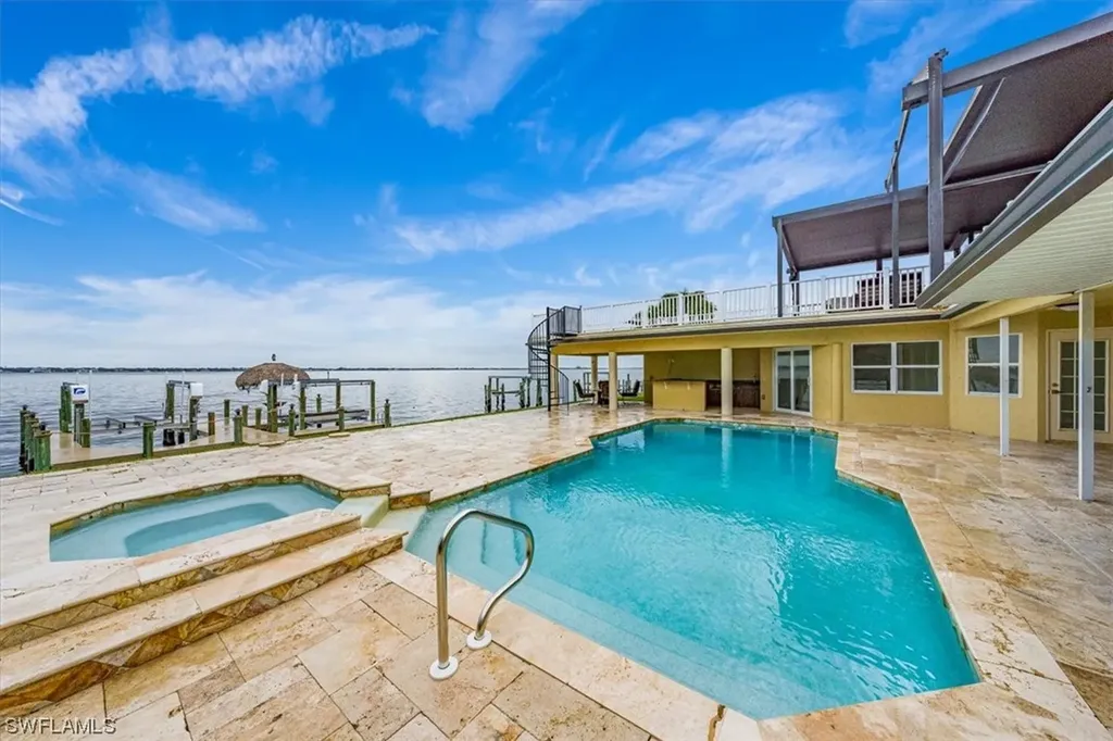 2526 SE 28th Street Cape Coral FL 33904