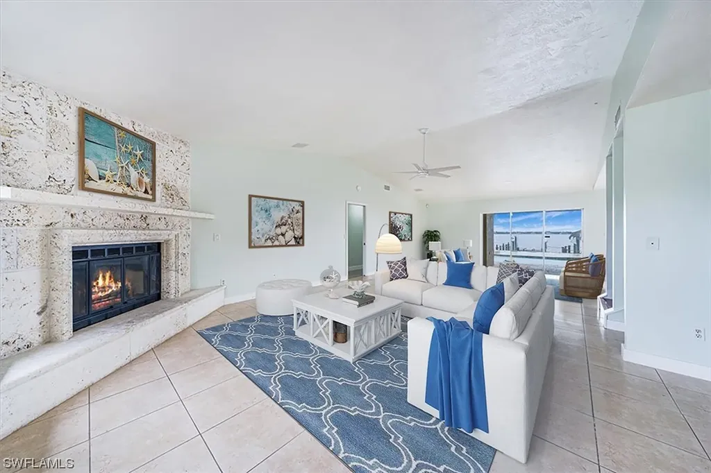 2526 SE 28th Street Cape Coral FL 33904