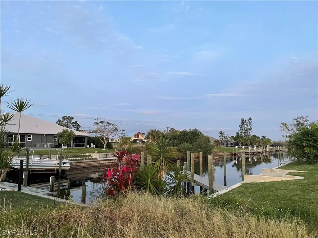 4013 Skyline Boulevard Cape Coral FL 33914