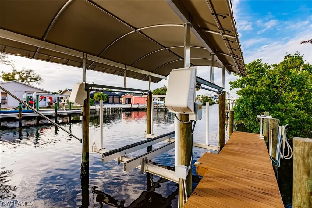 2976 Buttonwood Key Court St. James City FL 33956
