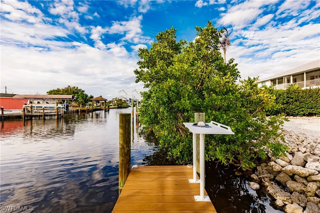 2976 Buttonwood Key Court St. James City FL 33956