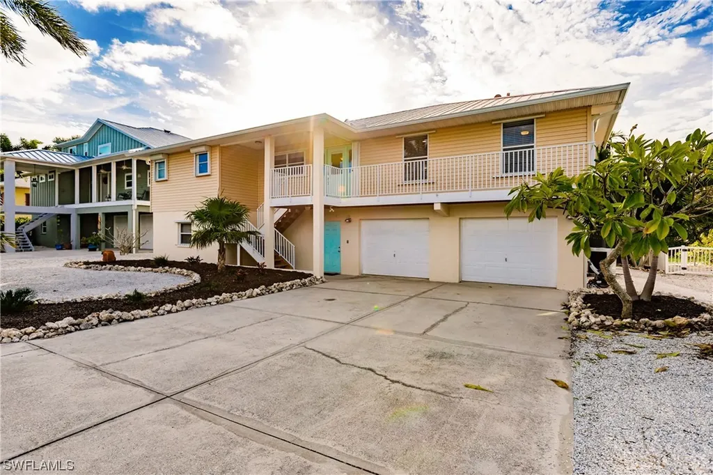2976 Buttonwood Key Court St. James City FL 33956