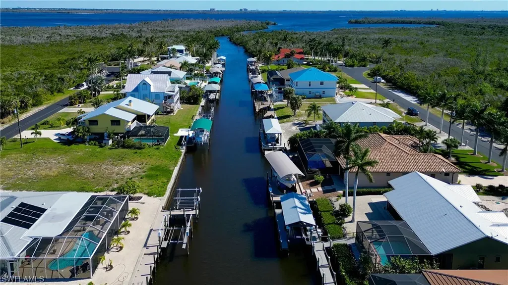 3342 Pinetree Drive St. James City FL 33956