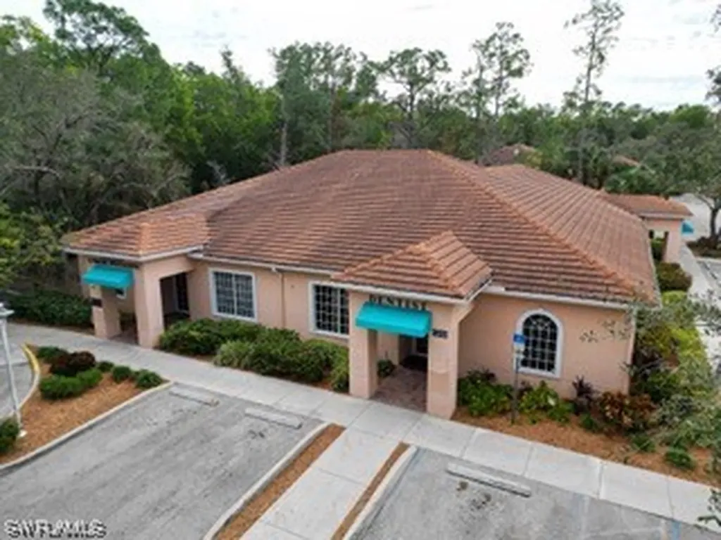 6360 Pine Ridge Road Naples FL 34119