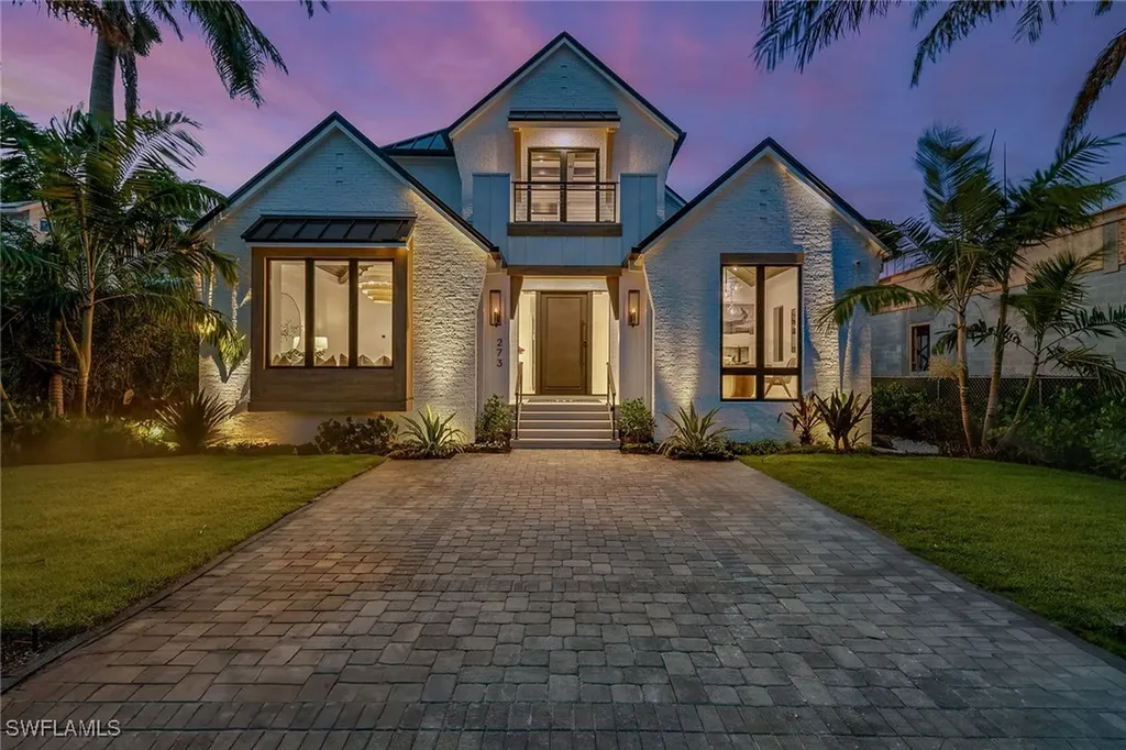 273 10th Avenue S Naples FL 34102