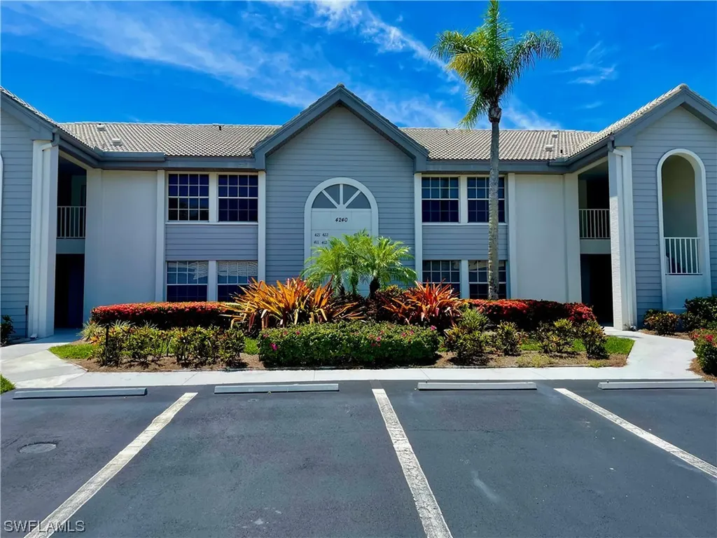 Bonita Springs FL, 4240 Lake Forest Drive, Unit 413