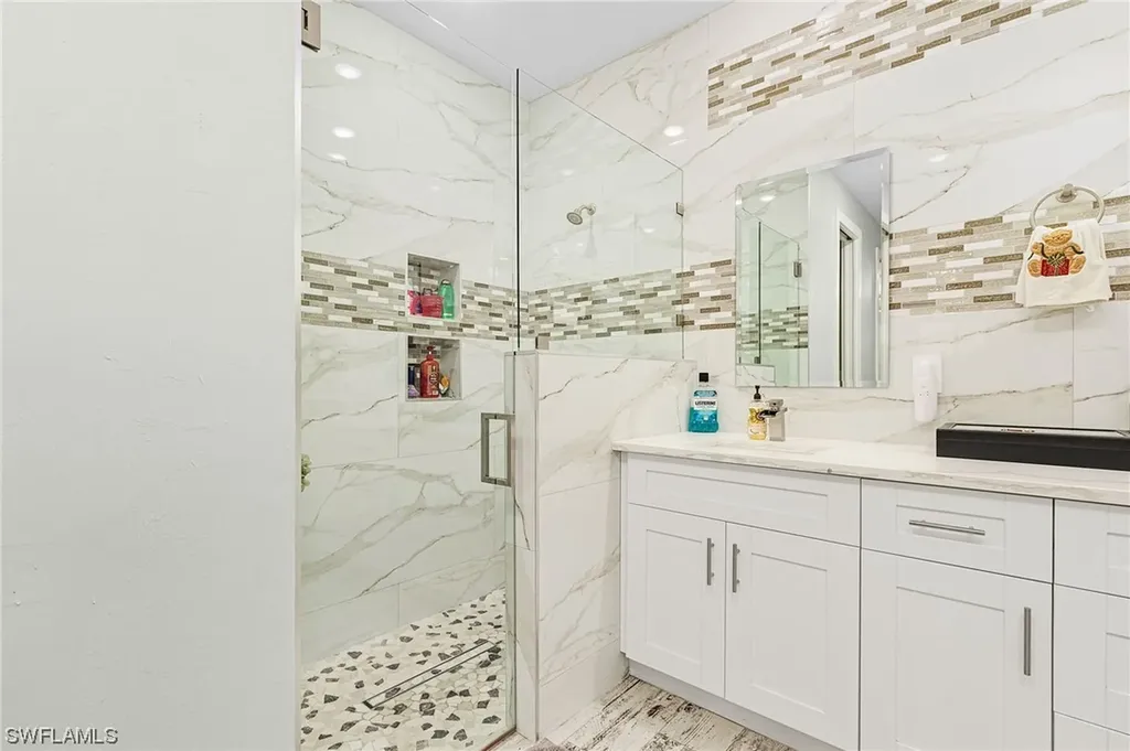 317 NE 29th Terrace Cape Coral FL 33909