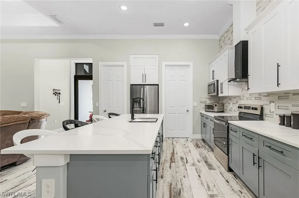 317 NE 29th Terrace Cape Coral FL 33909