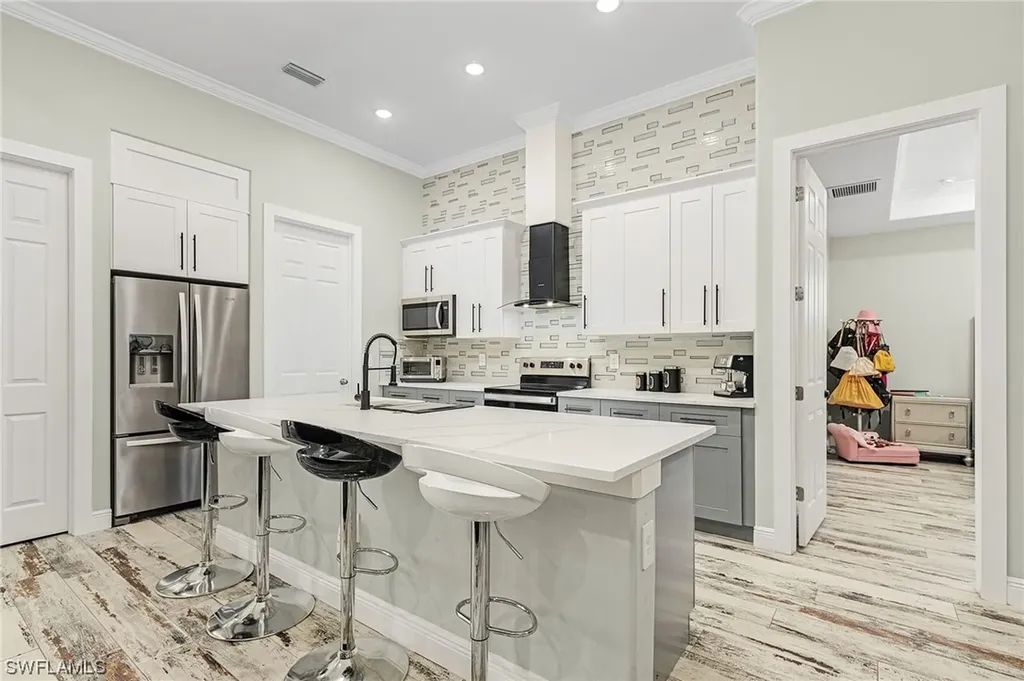 317 NE 29th Terrace Cape Coral FL 33909