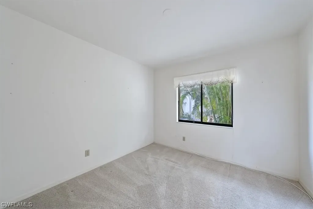 1115 Vinca Lane Naples FL 34105