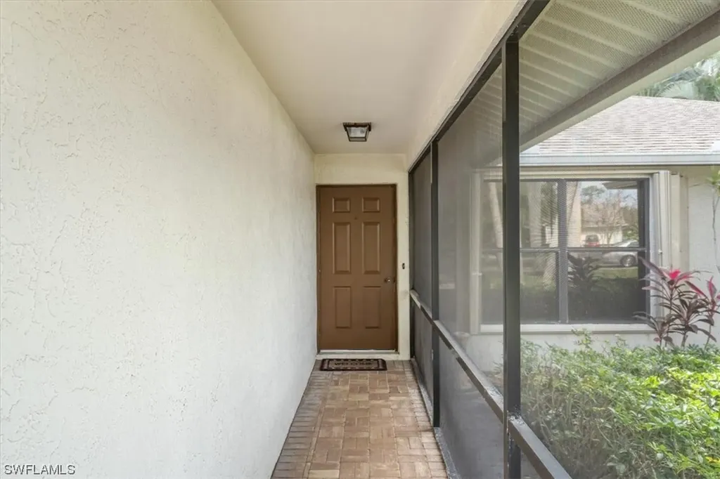 1115 Vinca Lane Naples FL 34105