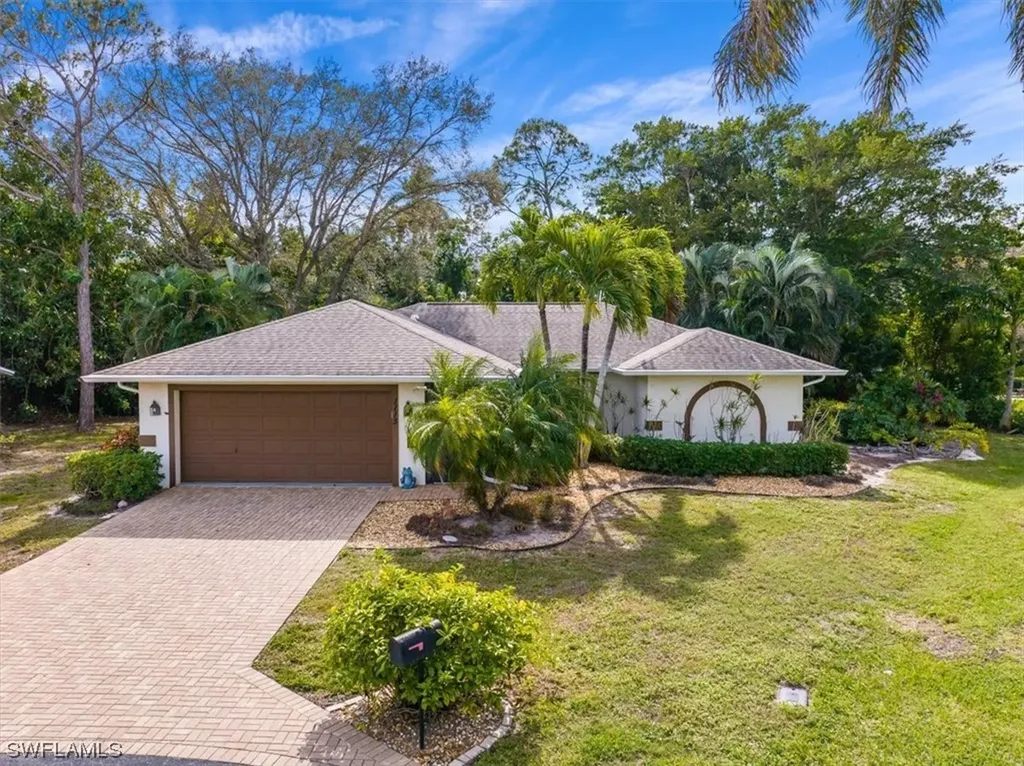 1115 Vinca Lane Naples FL 34105