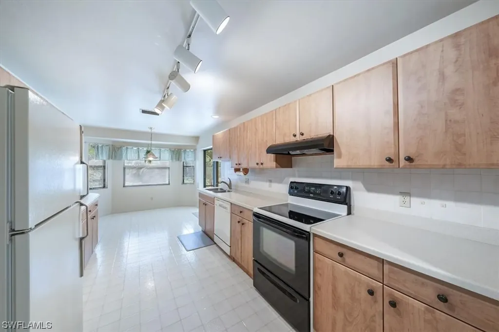 1115 Vinca Lane Naples FL 34105
