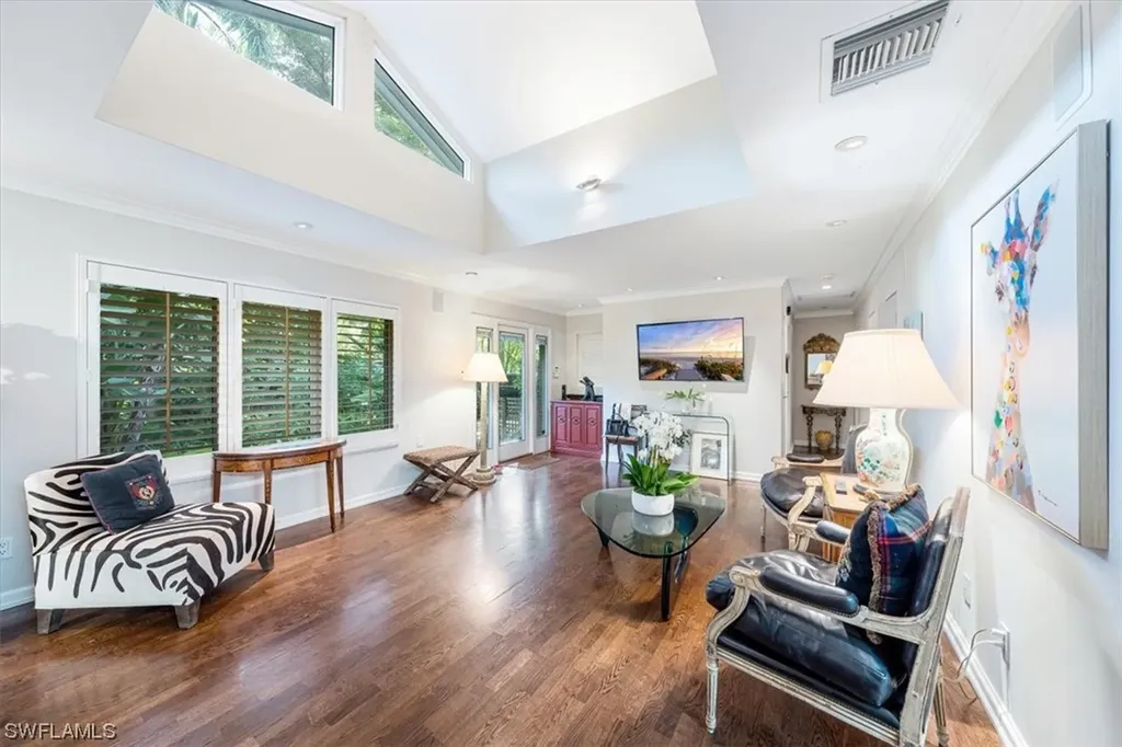 295 6th Street N Naples FL 34102