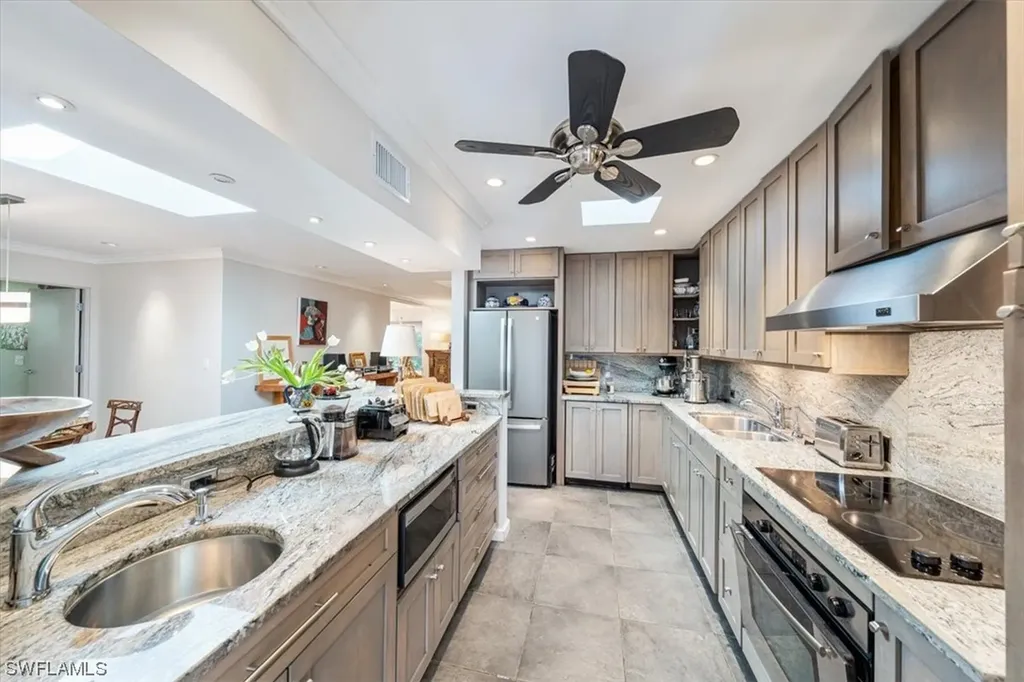 295 6th Street N Naples FL 34102