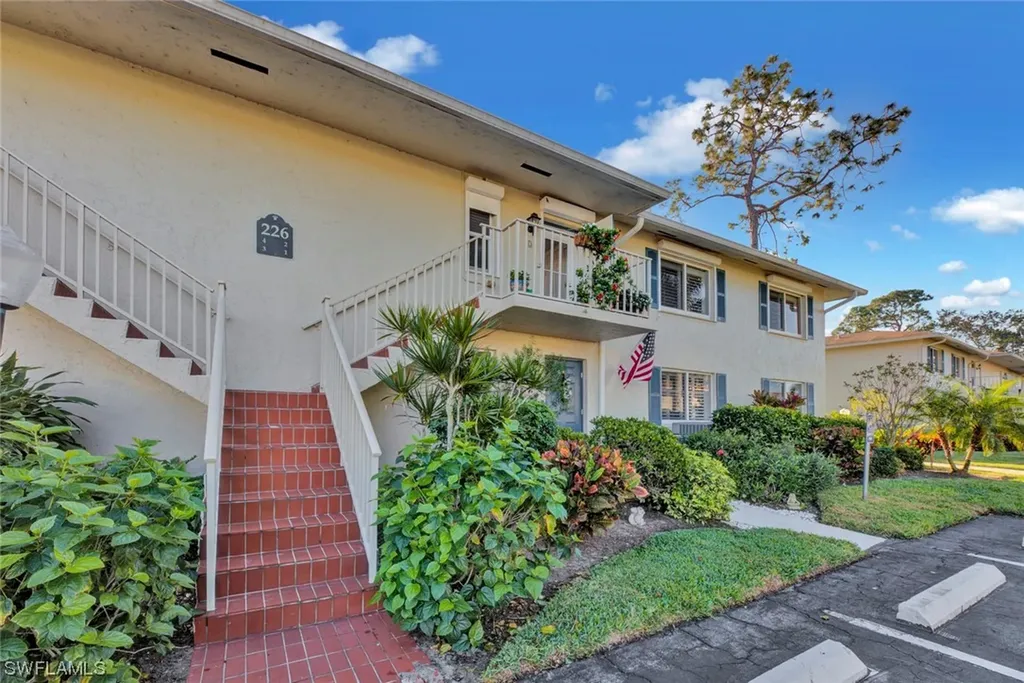 Naples FL, 226 Memory Lane, Unit 2