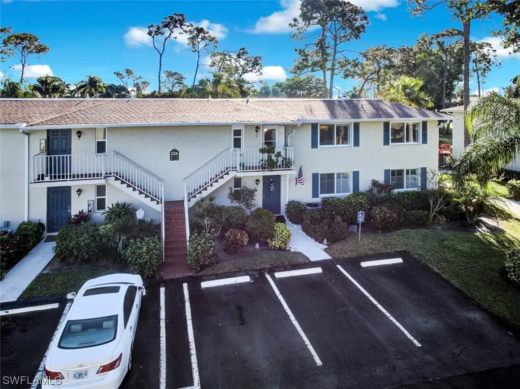 226 Memory Lane Naples FL 34112