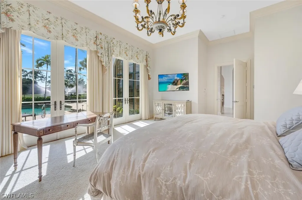 2932 Bellflower Lane Naples FL 34105